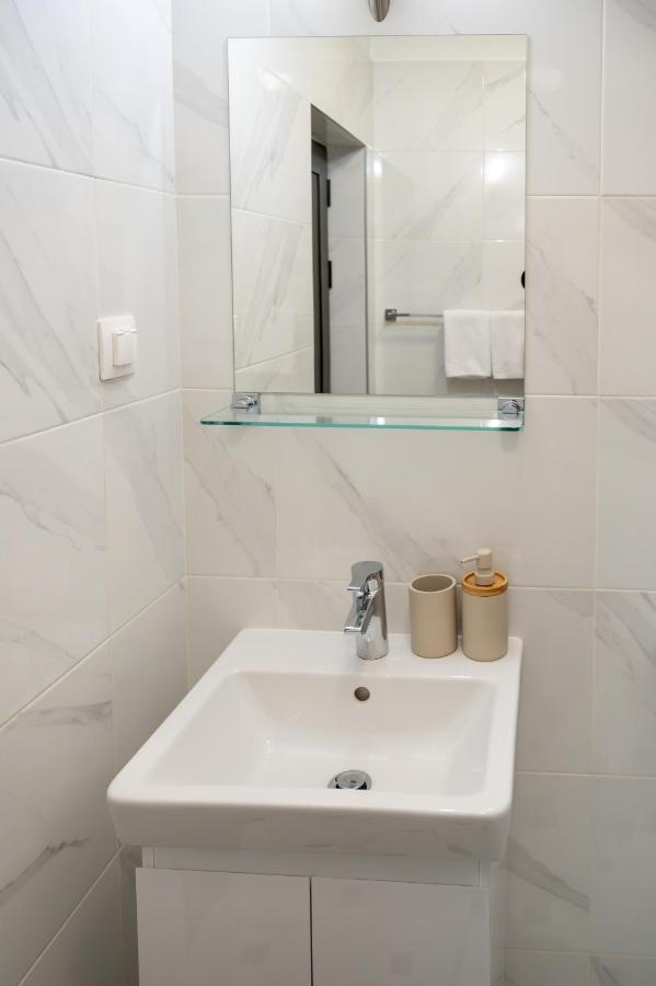 סופיה Bright Studio In The City Center מראה חיצוני תמונה